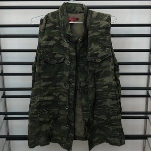 Saks Fifth Avenue, Sleeveless jacket